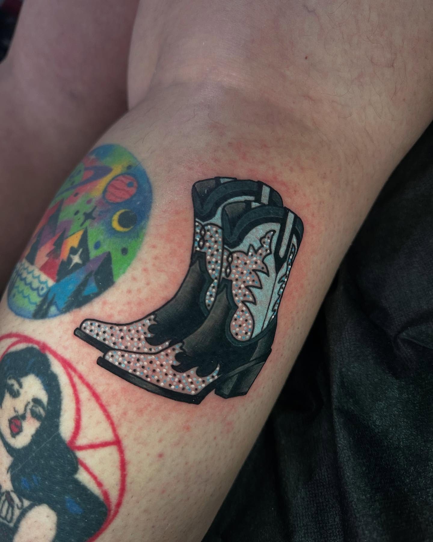 Tattoo by @lexiwtattoos — dotwork, realism