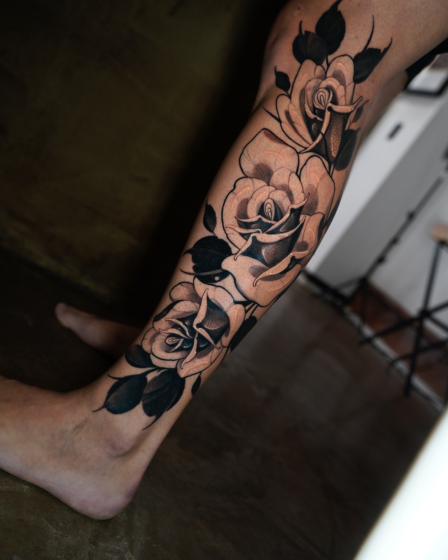 Roses black and grey tattoo on the forearm by Manuel Alejandro Maldonado
