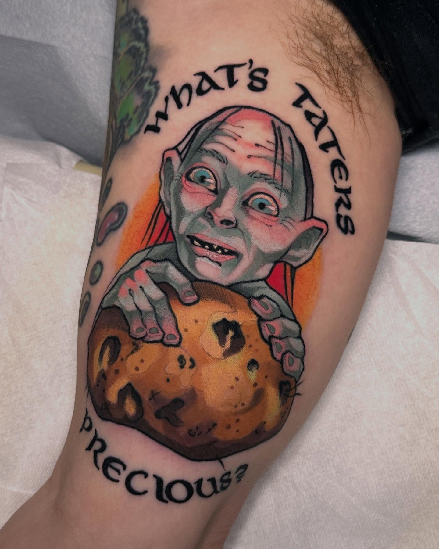 Tattoo by @grizzleyclaire — realism, dotwork