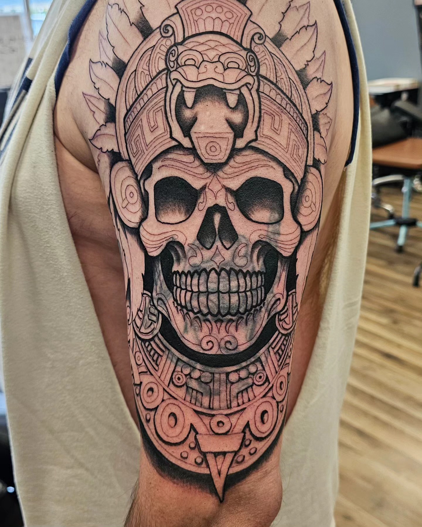 Tattoo by @blovetattoo — black_and_grey, geometric