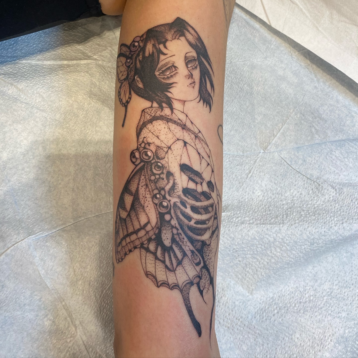 Geisha skeleton dotwork tattoo on the forearm by Becci Chelicerata