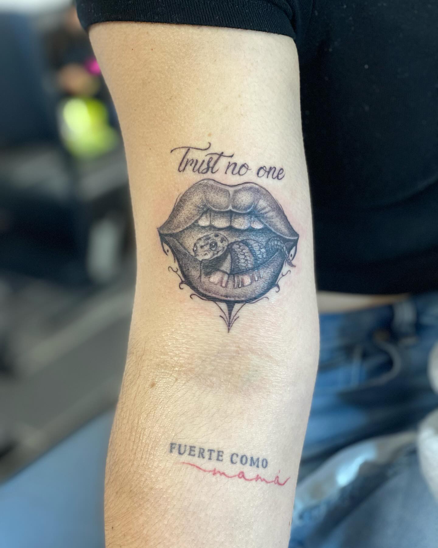 Tattoo by @chinos_tattoos โ dotwork, black_and_grey