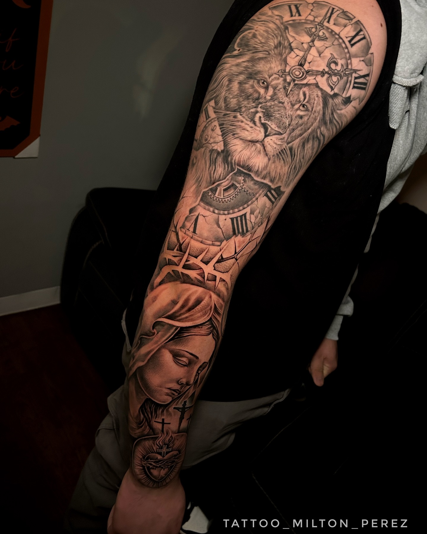 Tattoo by @suicidaink.tattoo โ black_and_grey, realism