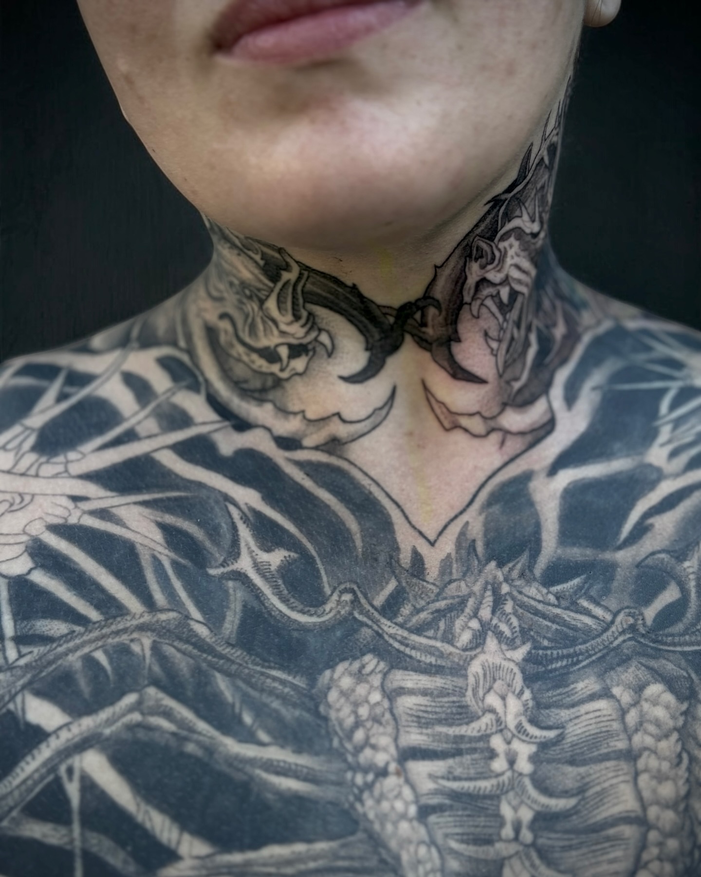 Dragon realism tattoo on the chest by Erick Mendivil