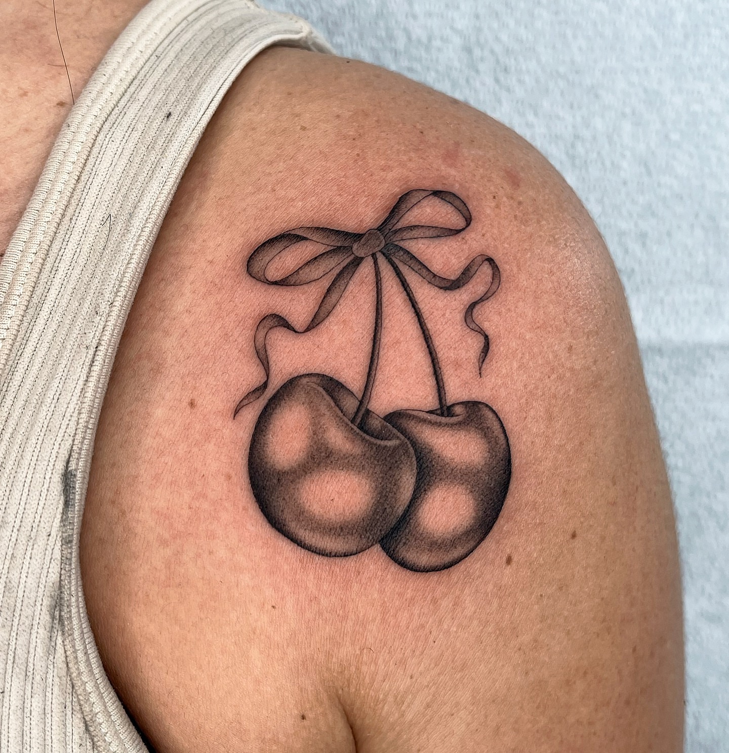 Tattoo by @tiyannagarlic — black_and_grey