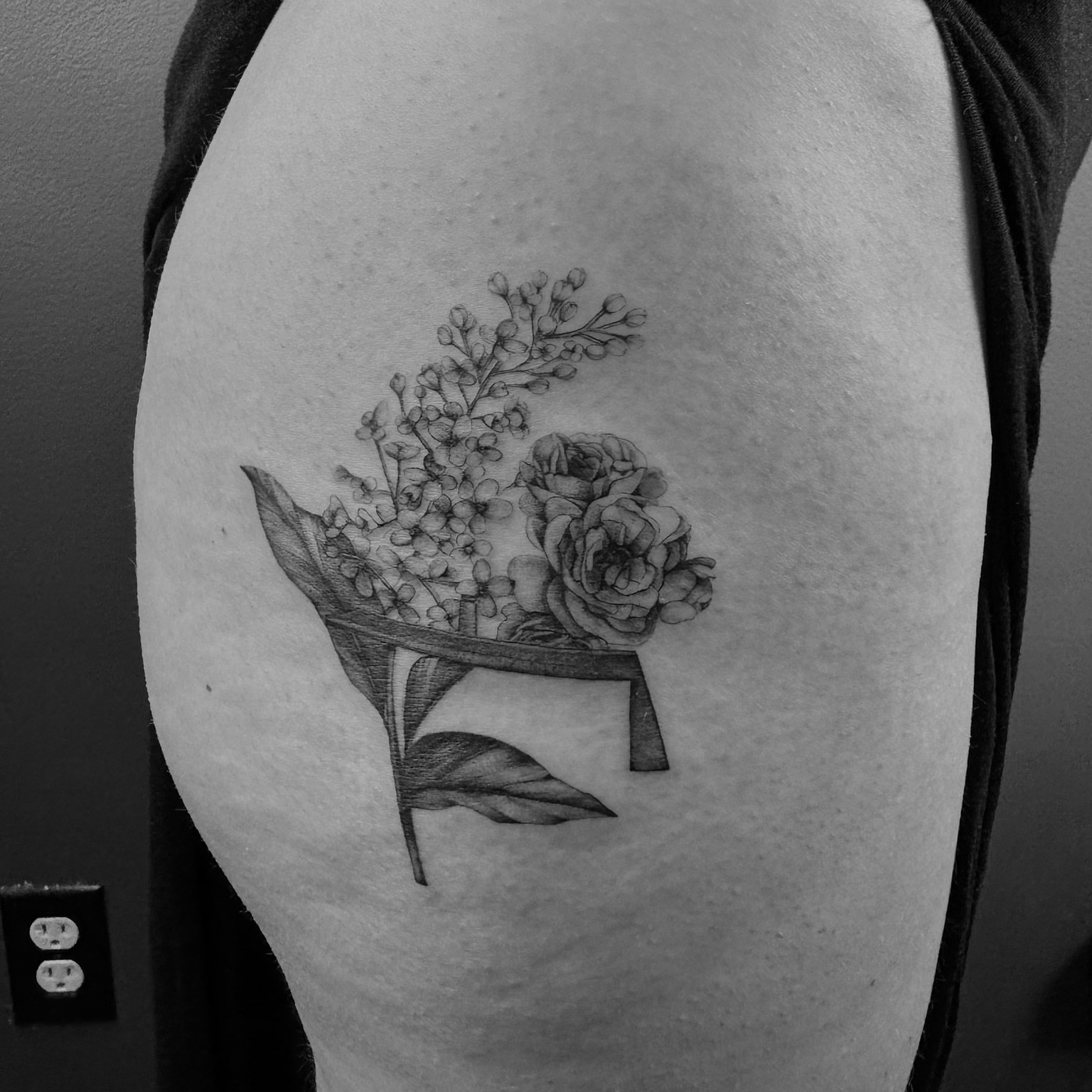 Flower arrangement realism tattoo on the shoulder by Ninna