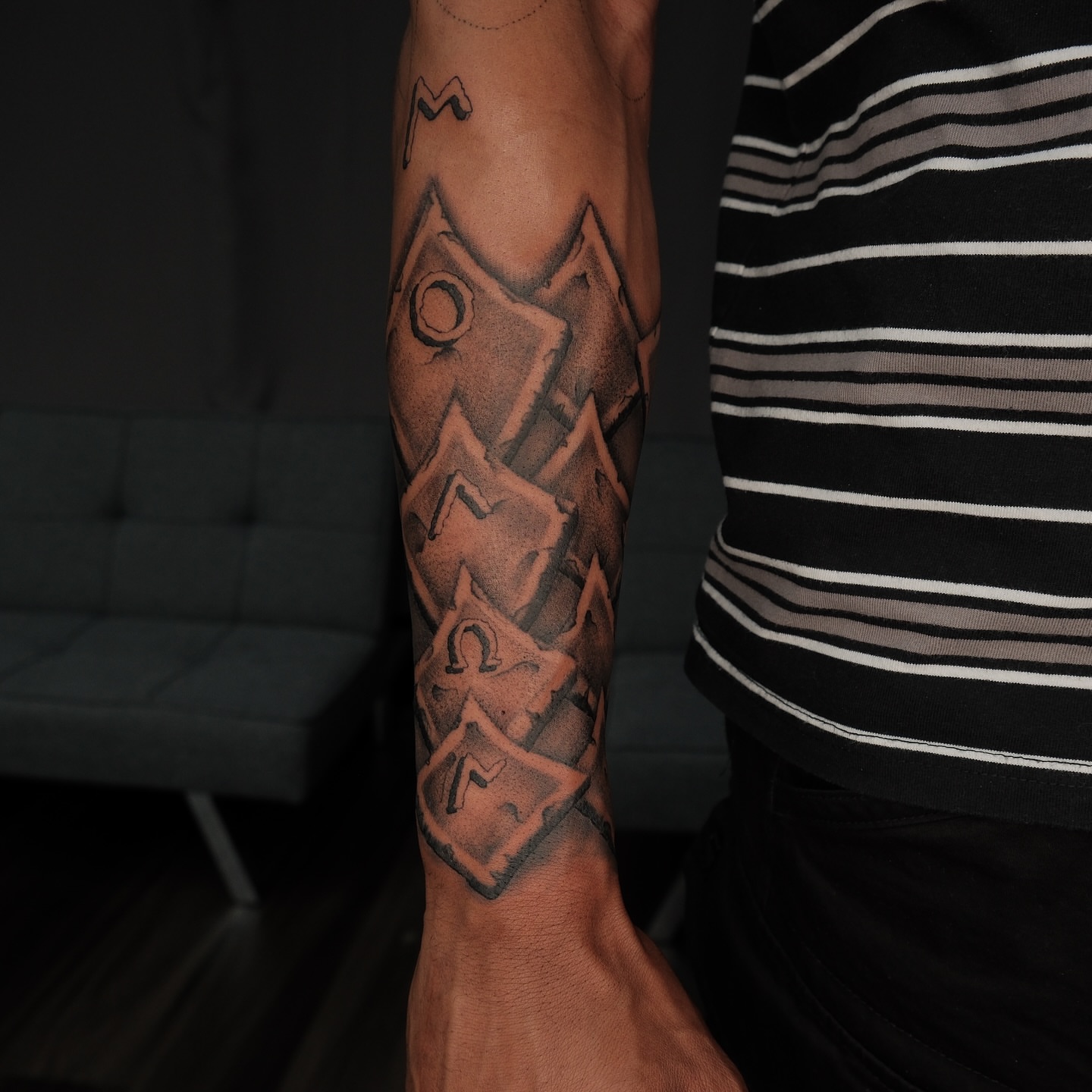 Tattoo by @houstontattooartist_miketran — geometric