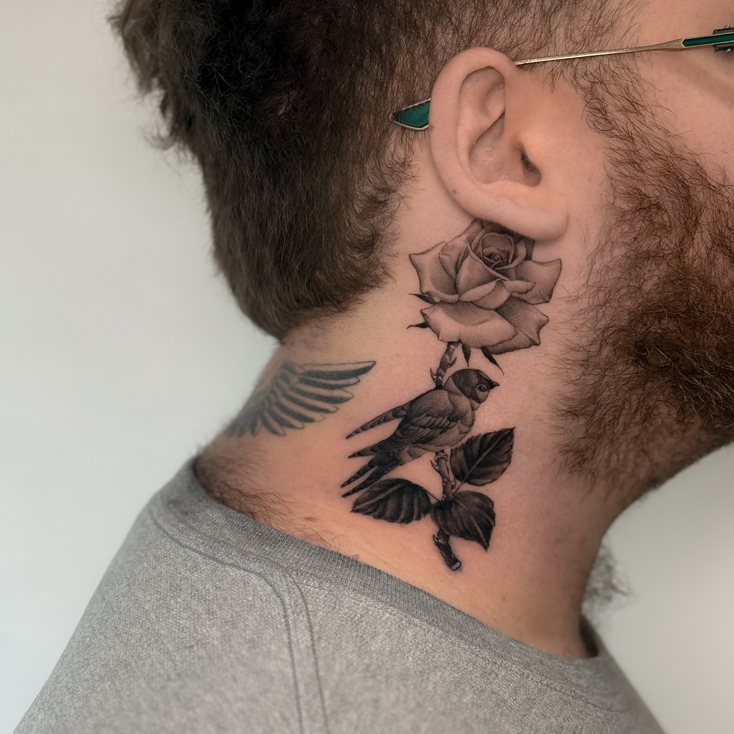 Bird and rose realism tattoo on the neck by ♡ 𝕍𝕚𝕔𝕥𝕠𝕣𝕚𝕒 ℍ𝕠𝕝𝕞𝕖𝕤 ♡, Avon, Ohio