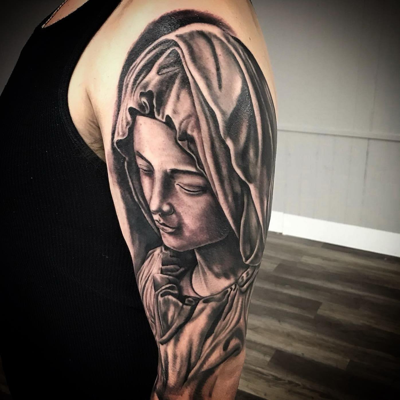 Woman with veil realism tattoo on the forearm by Tonii Florrez
