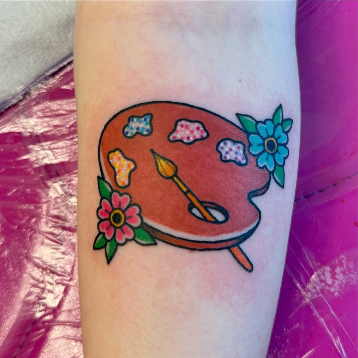 Paint palette American traditional tattoo on the forearm by π
π―π’π«π«π πππΆπ©π¬π―