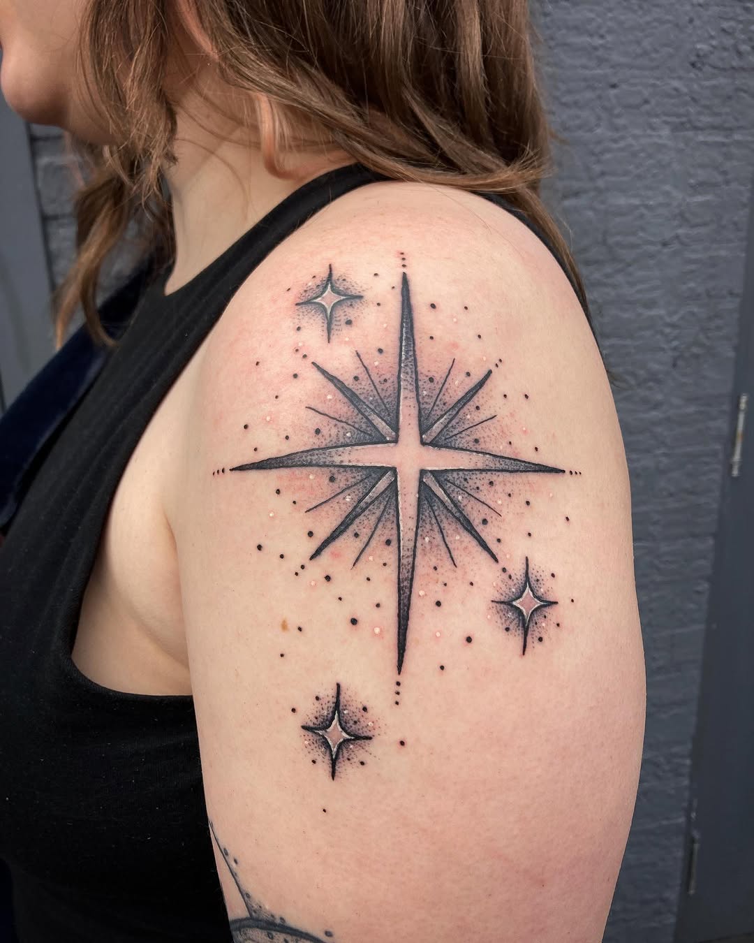 Tattoo by @nocturnalflare โ fine_line, dotwork