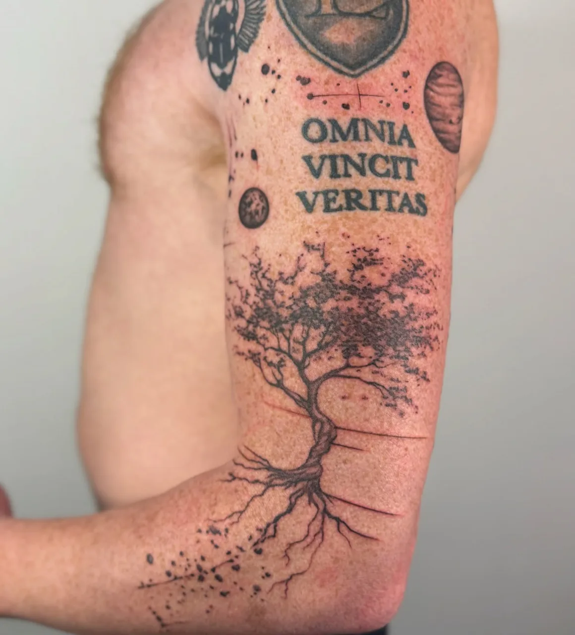Tattoo by @fineartunbound โ black_and_grey