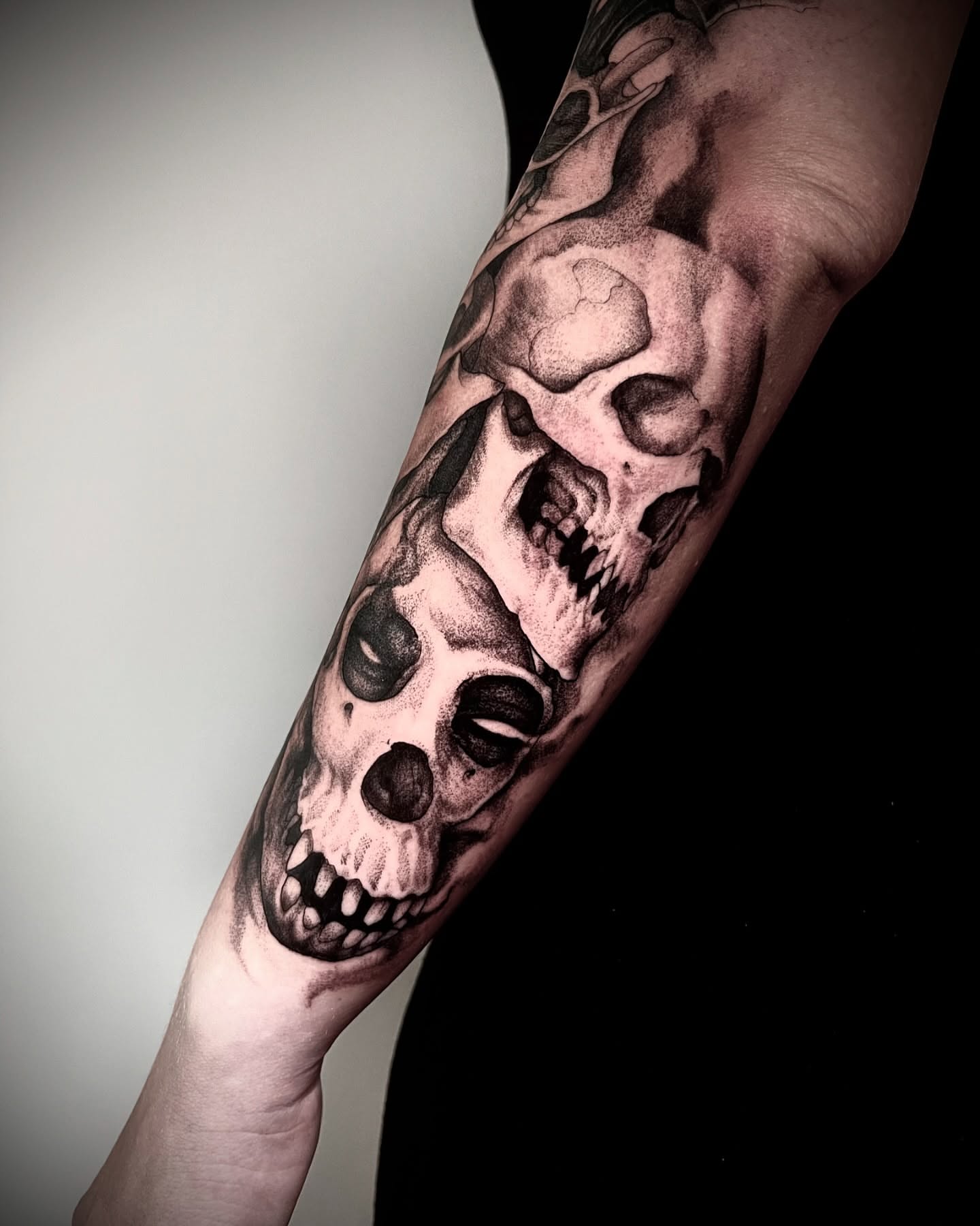 Skull realism tattoo on the forearm by Xavi Xiva TATTOO