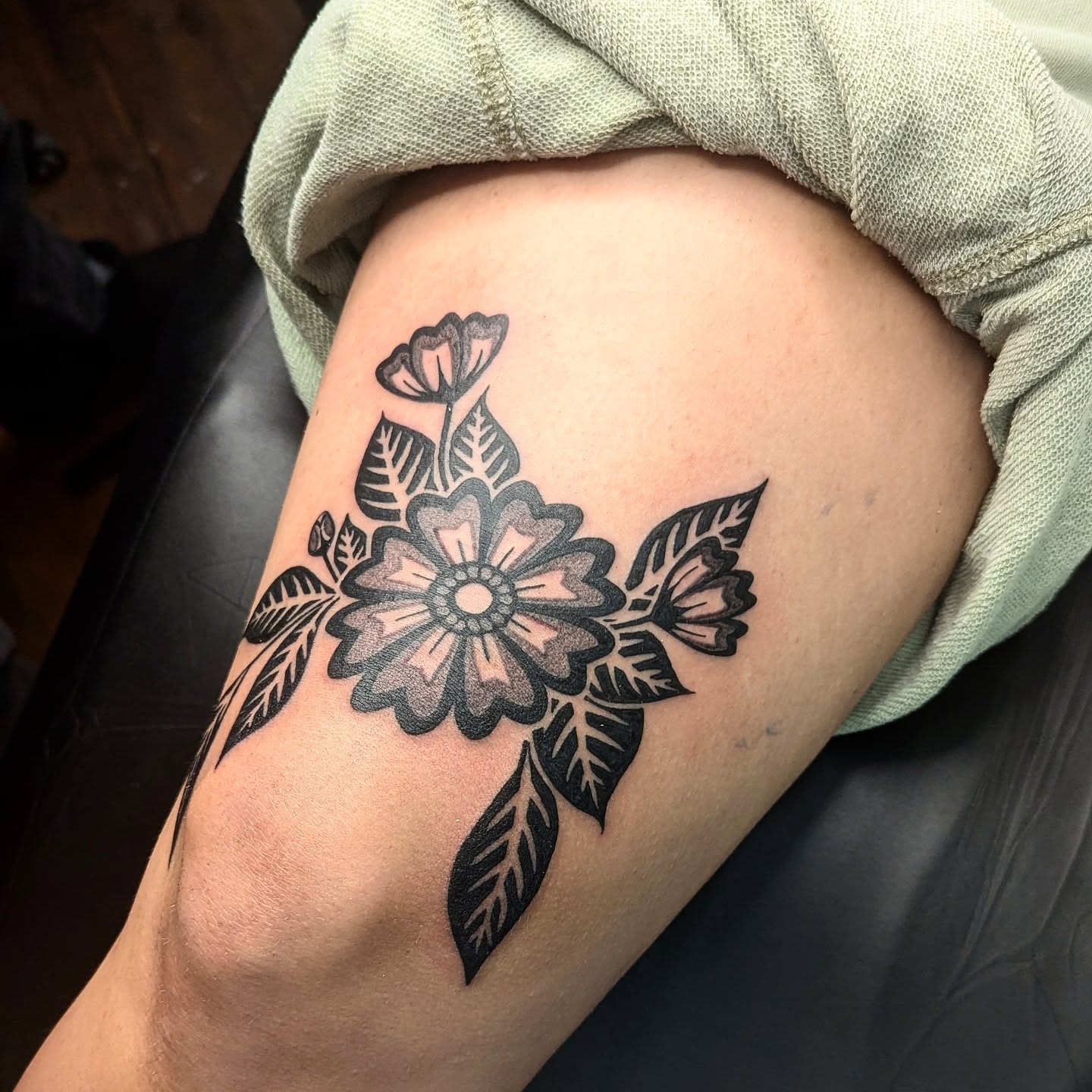 Tattoo by @elistudertattoo — black_and_grey