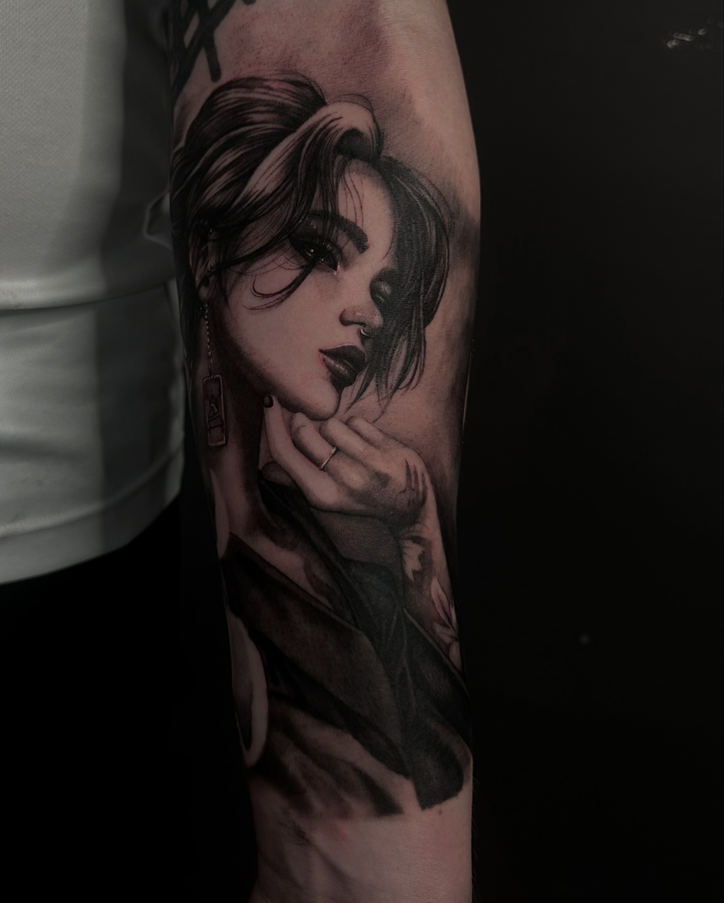 Woman realism tattoo on the forearm by πΈπππ πππ€
