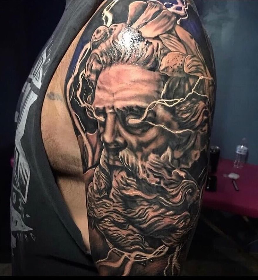 Tattoo by @toniitattoos — realism