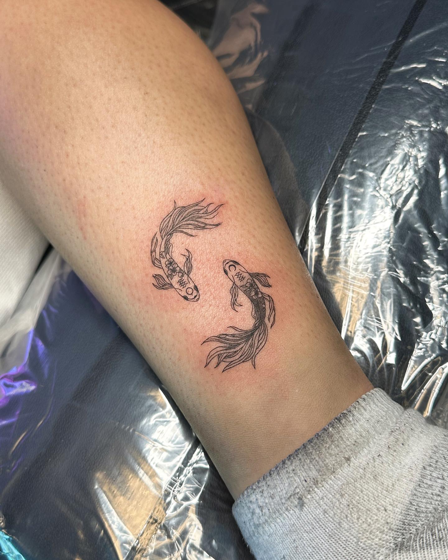 Tattoo by @kphaninks โ black_and_grey