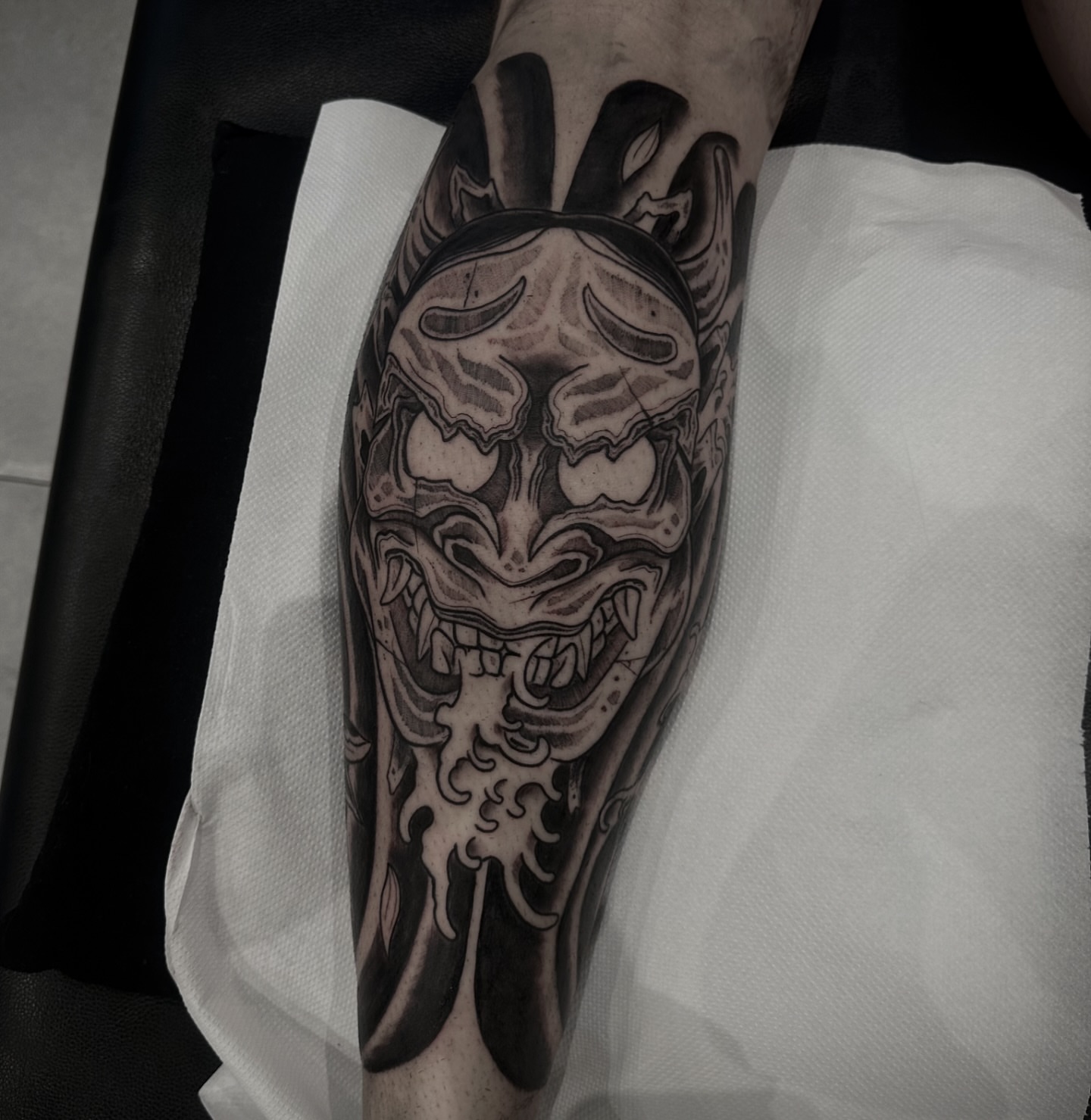 Tattoo by @tristvn_ttt — black_and_grey