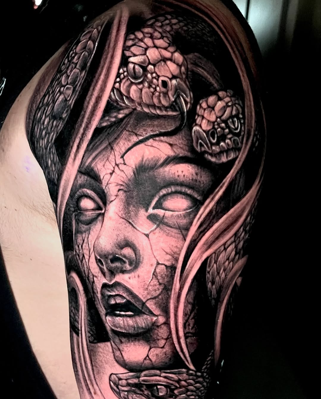 Tattoo by @rodomaciel — realism, black_and_grey