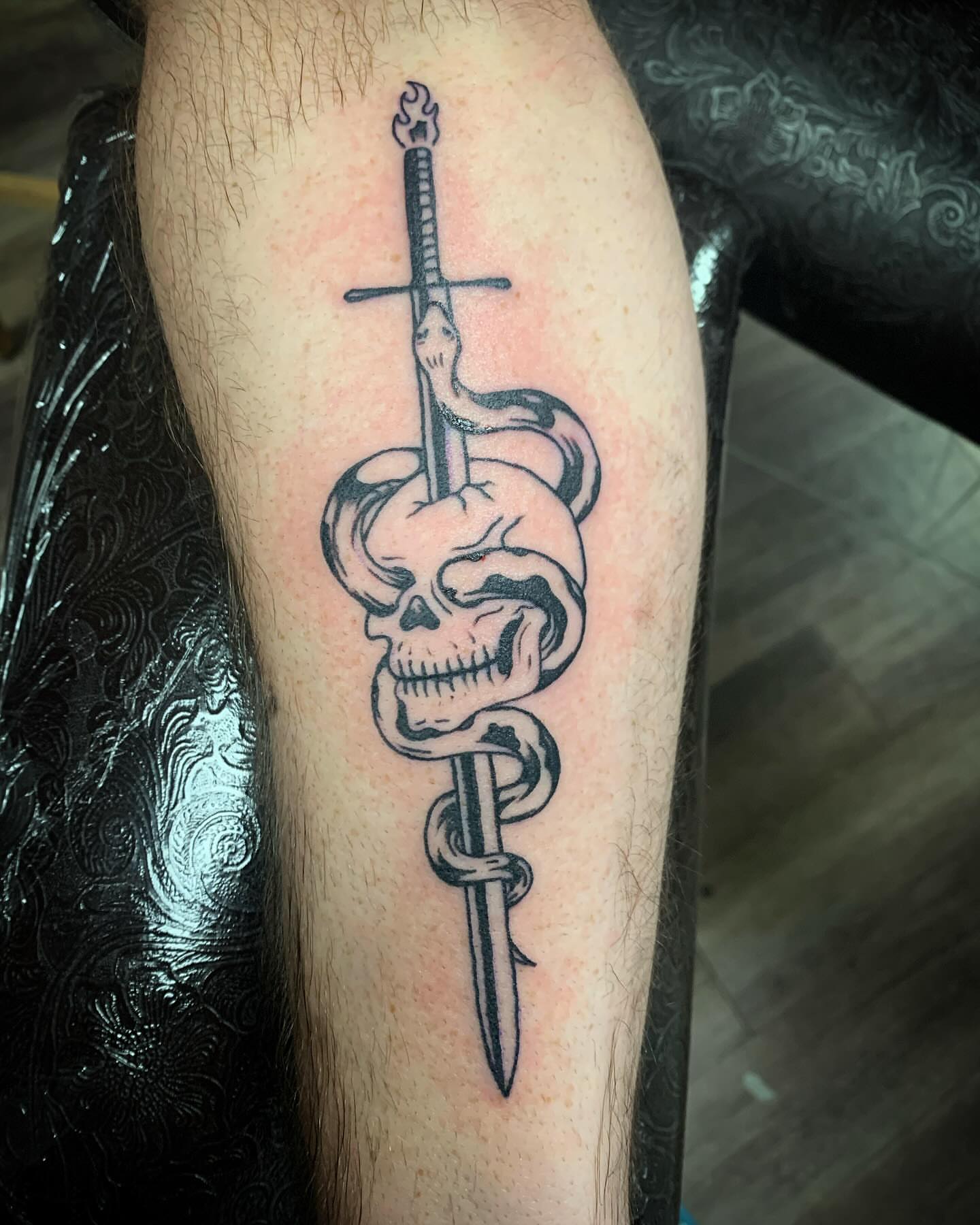 Tattoo by @toniitattoos — black_and_grey