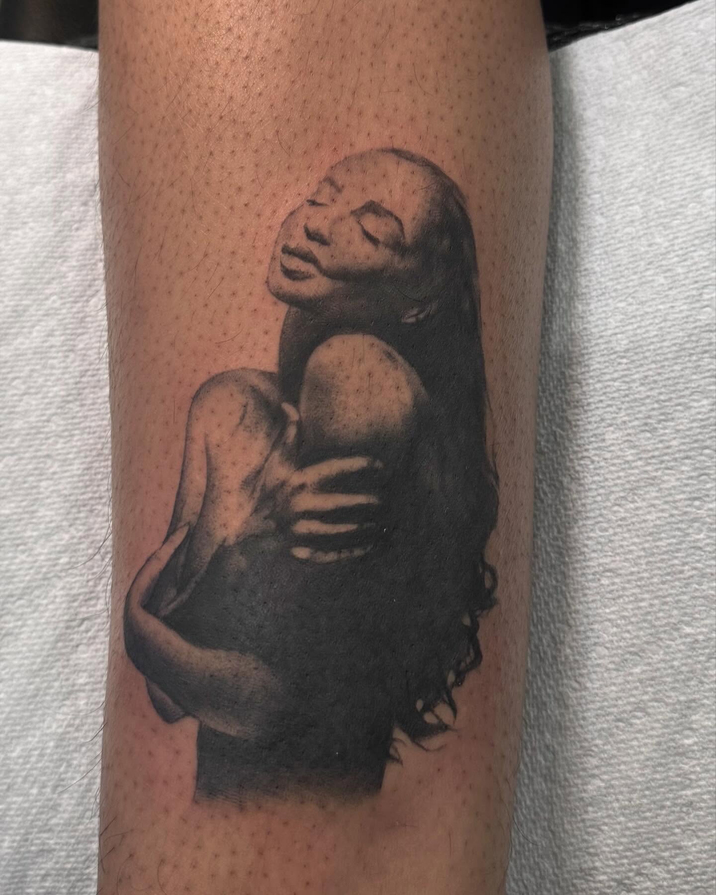 Mother and child realism tattoo on the forearm by dallas tattoo artist ๐ฒ๐ฝ bilingue