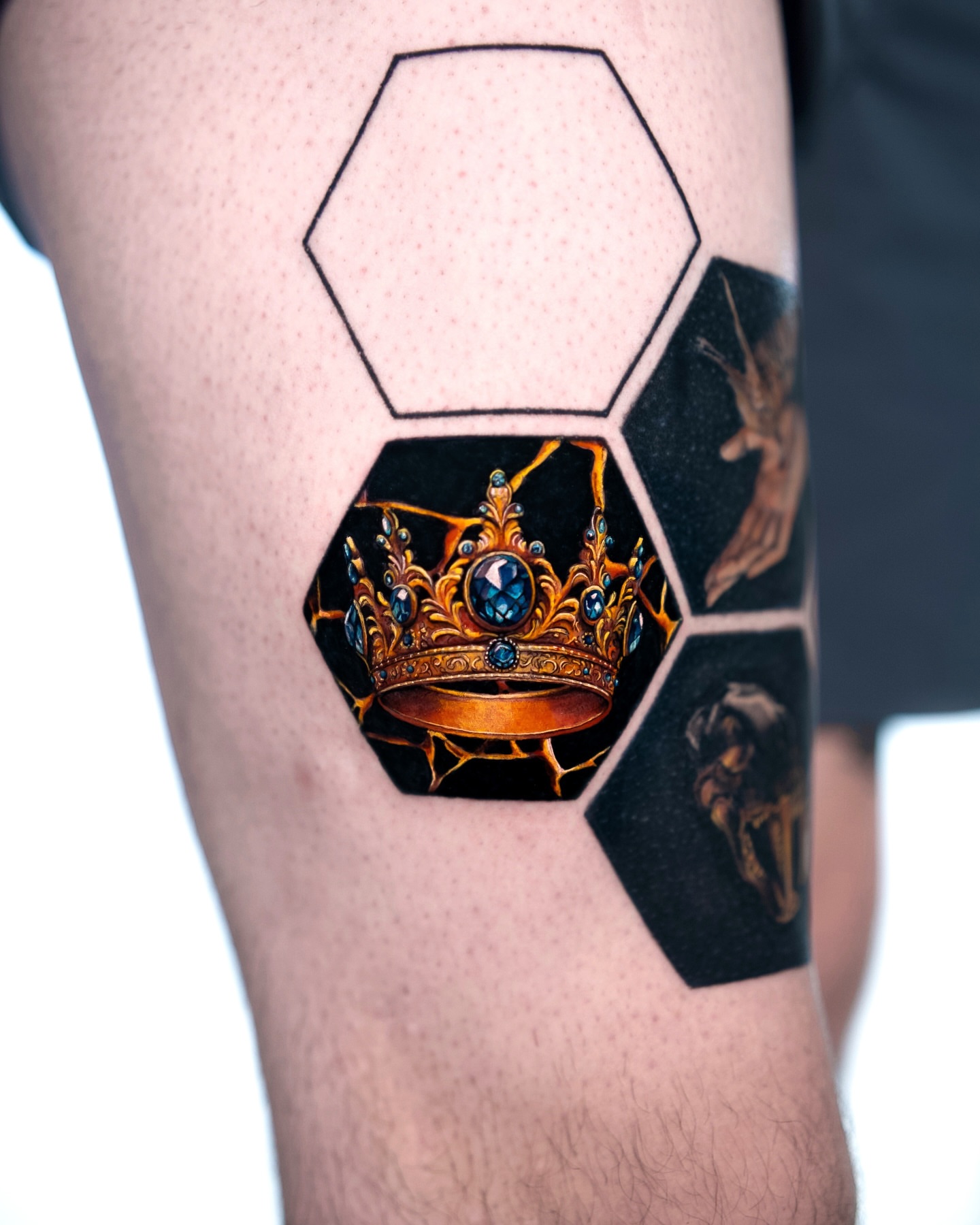 Tattoo by @serenayakcicekx — geometric