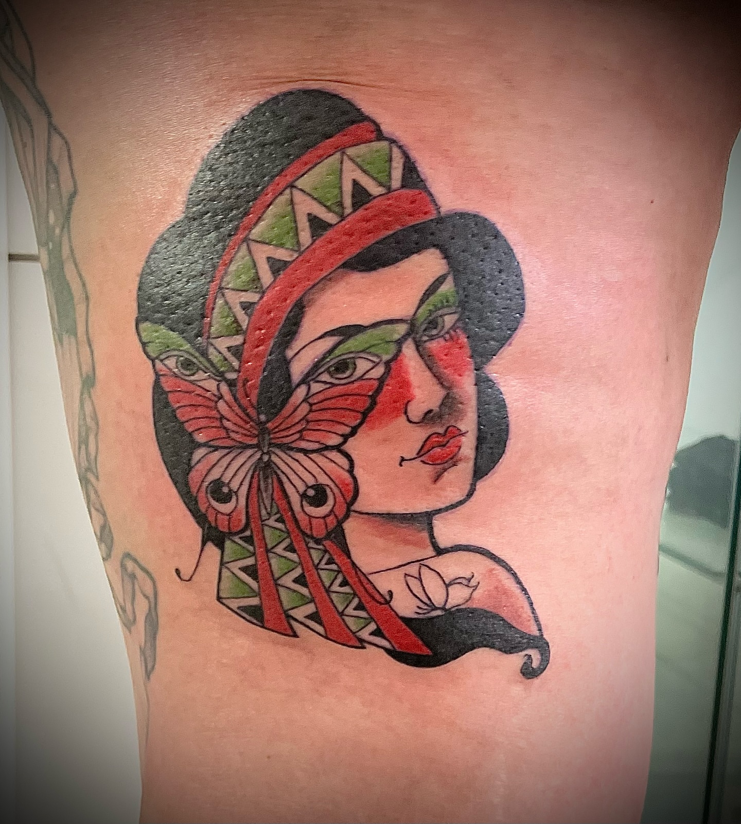Tattoo by @robymarciano — american_traditional, geometric