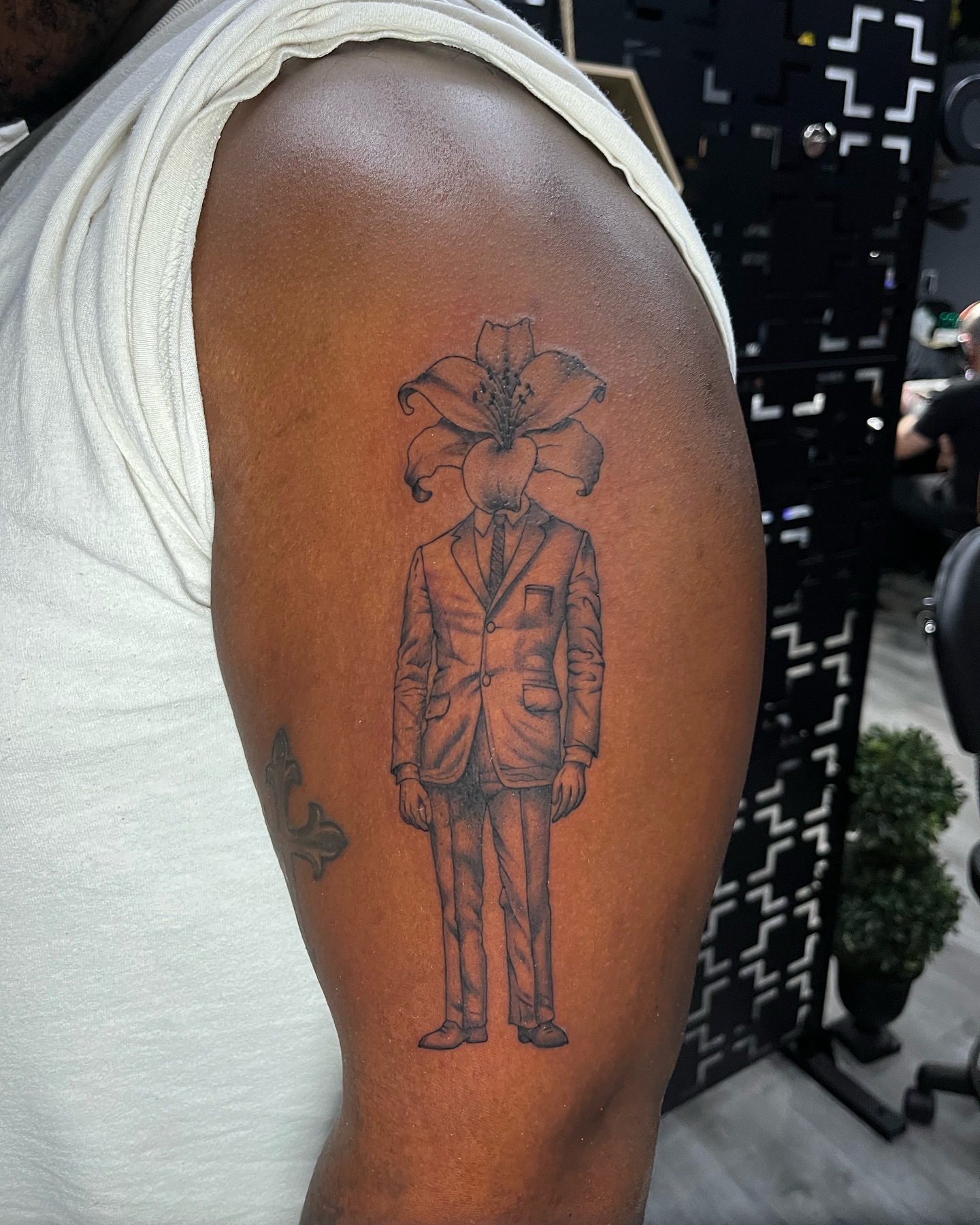 Tattoo by @arvay_tattoos — black_and_grey