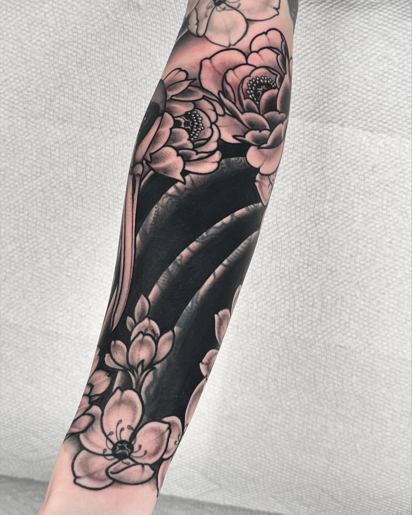 Tattoo by @henrytattoos — black_and_grey