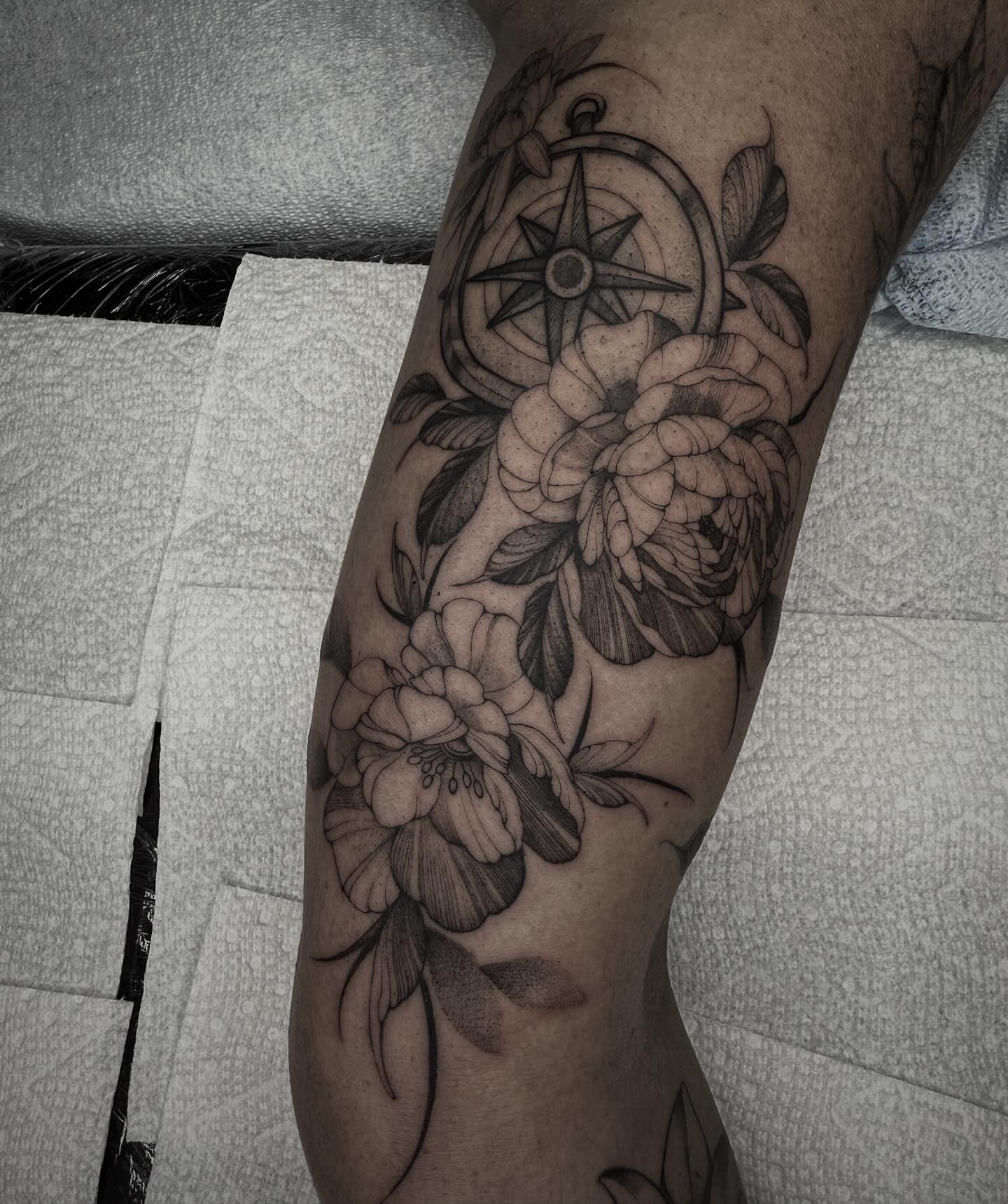 Tattoo by @cattblacktattoo β black_and_grey