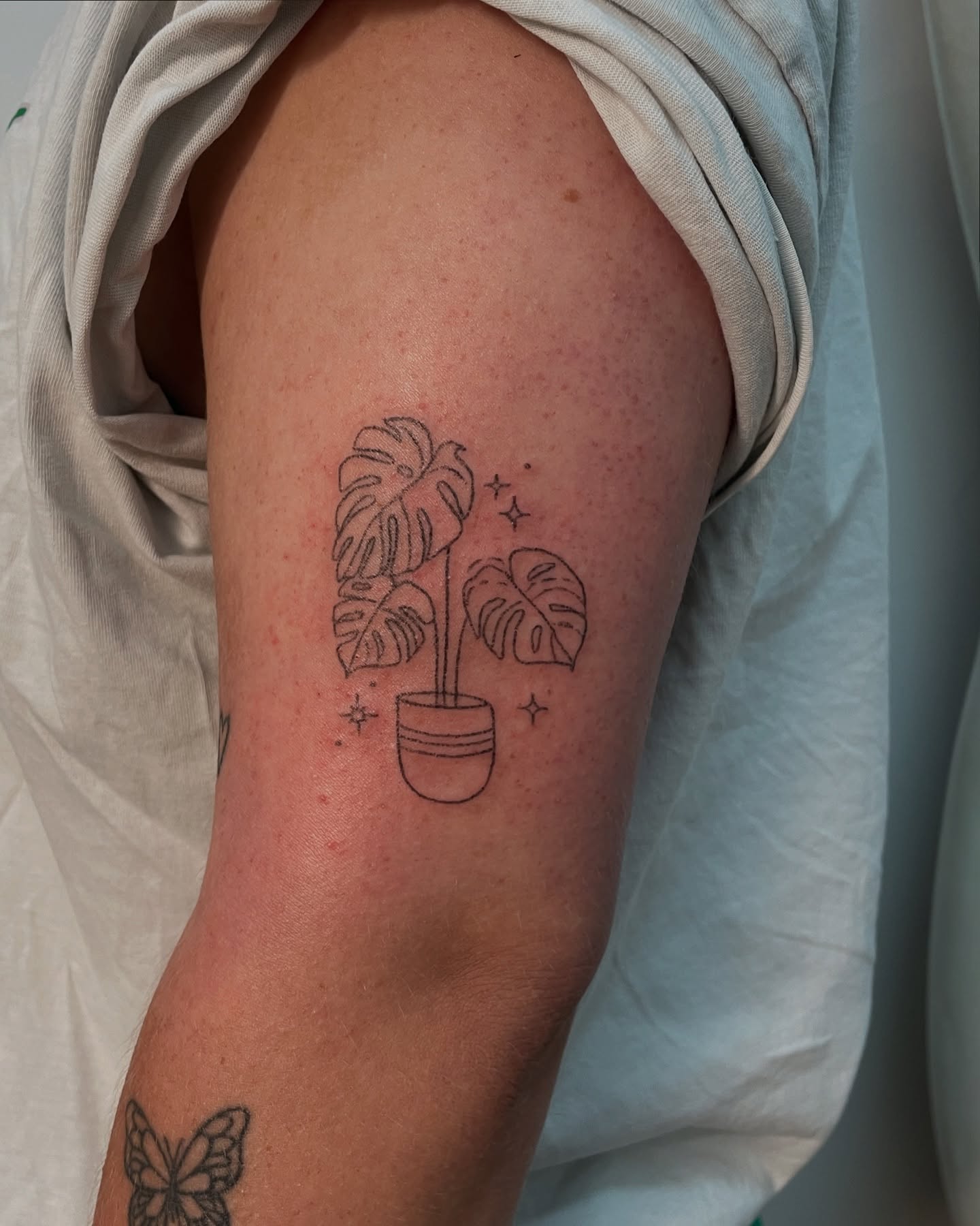Tattoo by @titsfortatt — fine_line