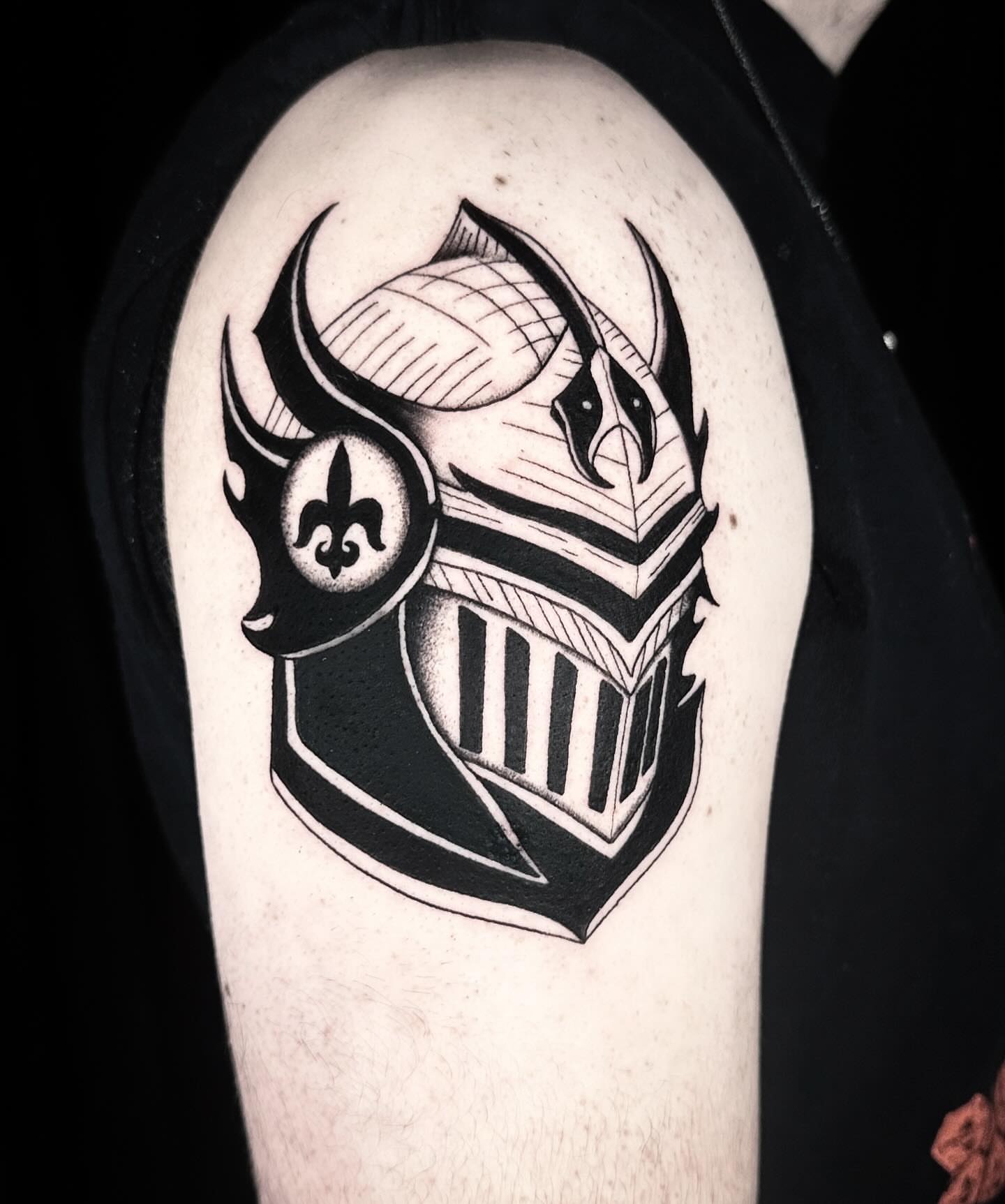 Knight helmet black and grey tattoo on the shoulder by 🕸 ᴠɪᴠɪᴀɴ ʟᴏʀᴇ 🕸, Nashville, Tennessee