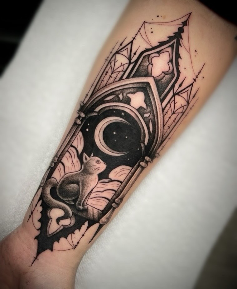 Tattoo by @leawhite_tattoos — black_and_grey, ornamental