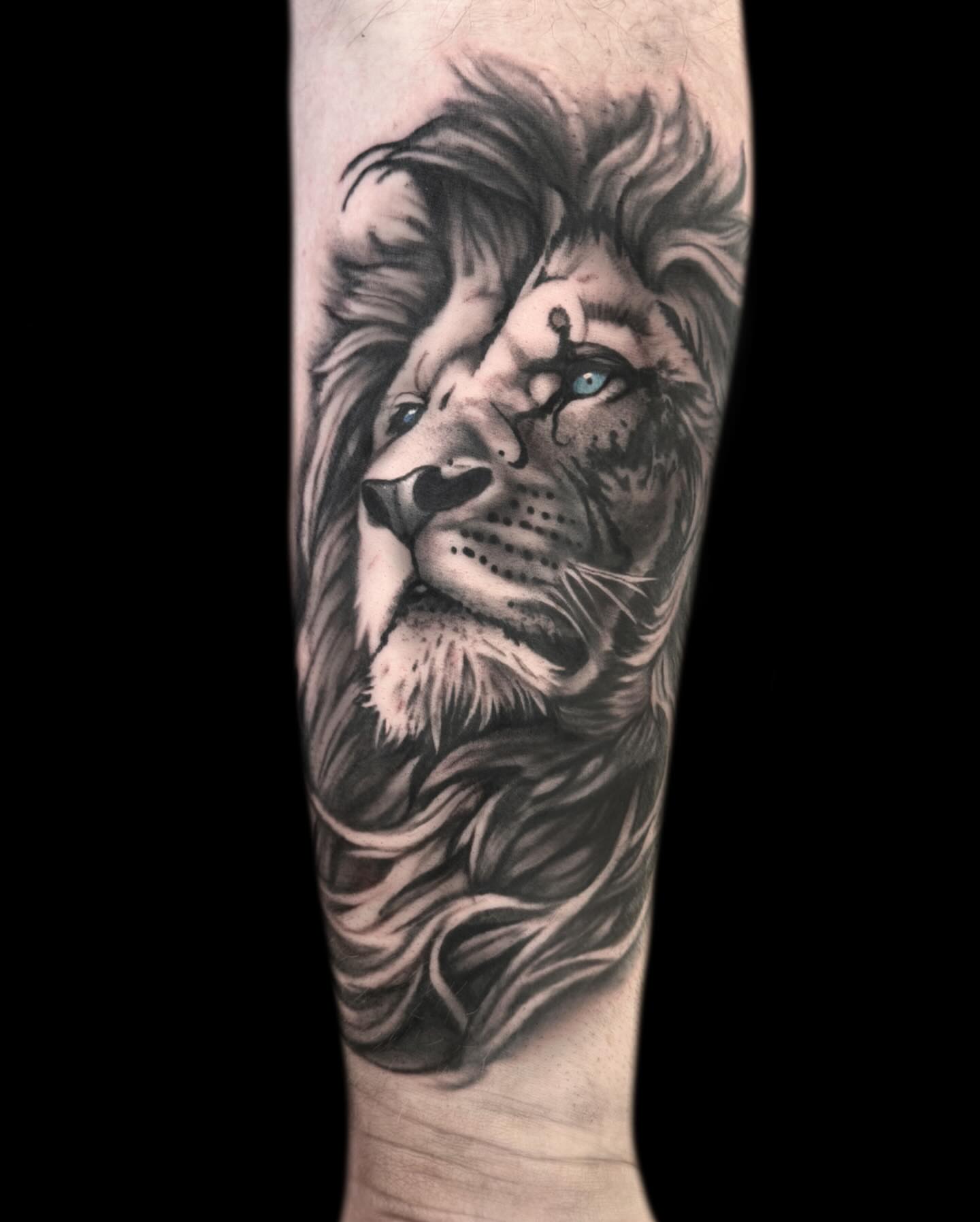 Lion realism tattoo on the forearm by Jen Bean, Richmond, Virginia