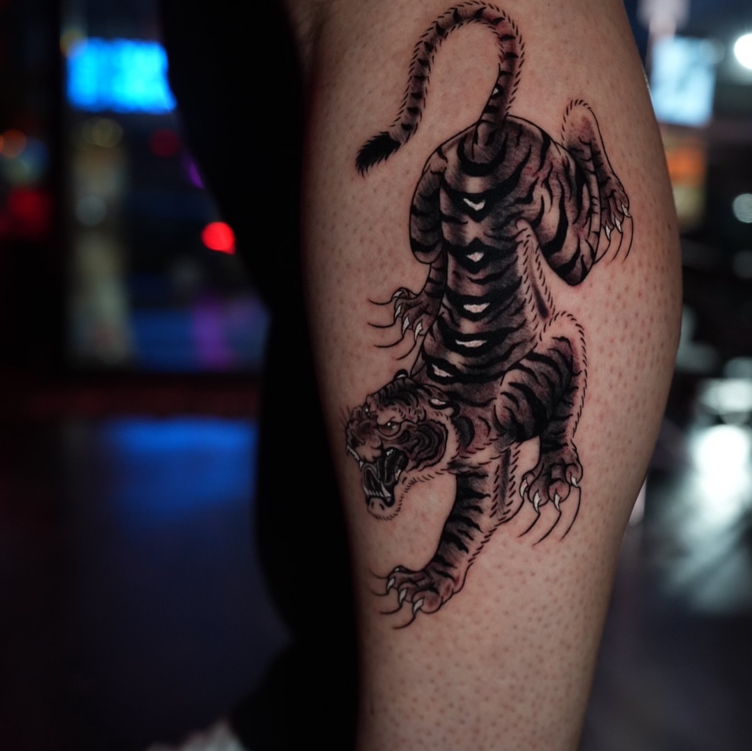 Tattoo by @lucasarts_tattoo — black_and_grey