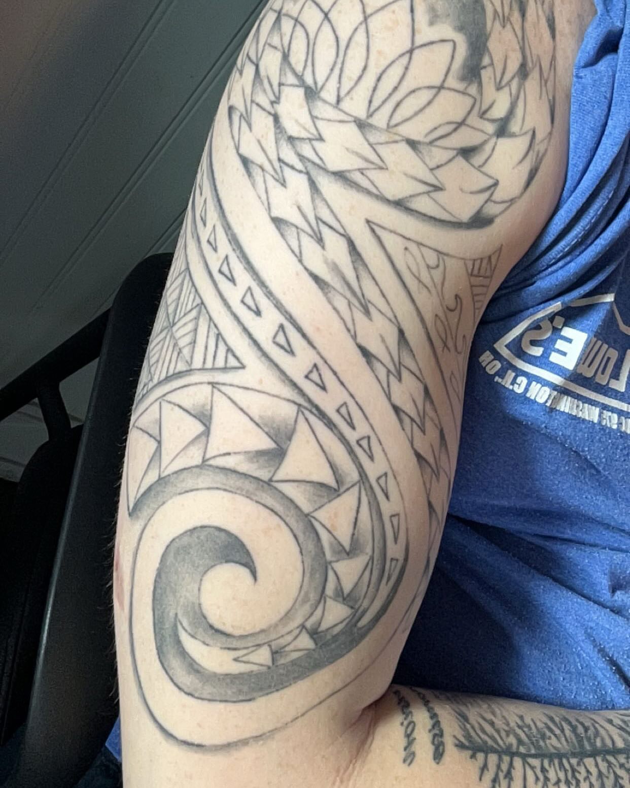 Tribal swirl tribal tattoo on the forearm by Will Eagle