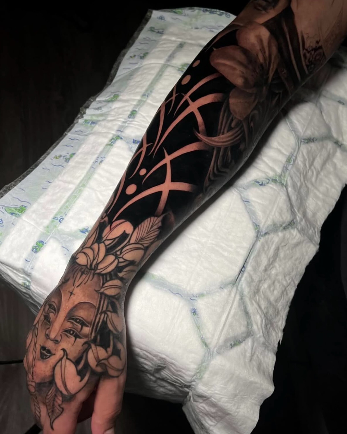 Tattoo by @jssica666 — black_and_grey, ornamental