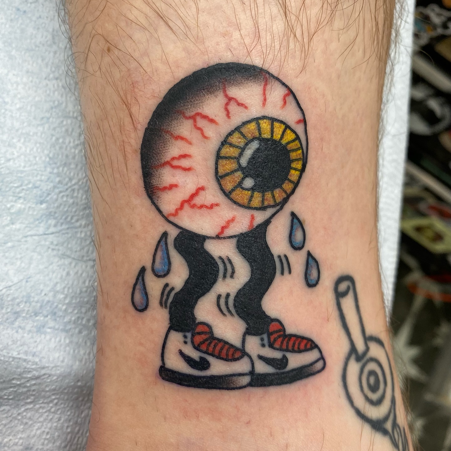 Tattoo by @hogtowntattoo — new_school, dotwork