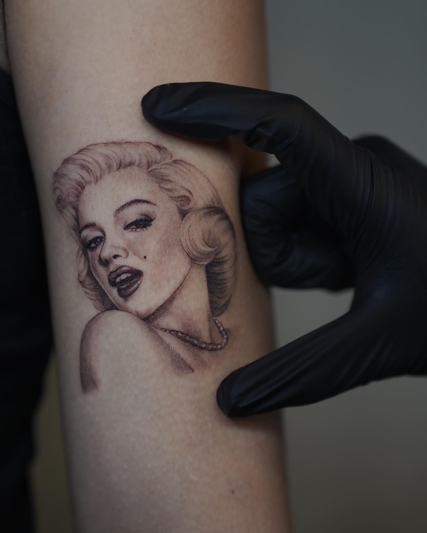 Tattoo by @lolavtattoo — realism