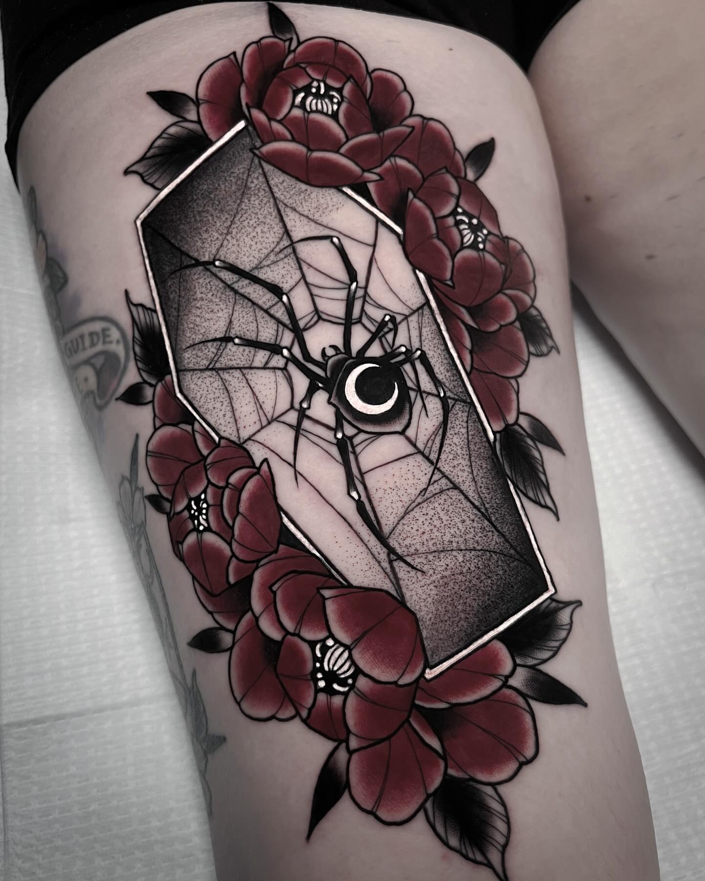 Tattoo by @yesitattoos — black_and_grey, geometric