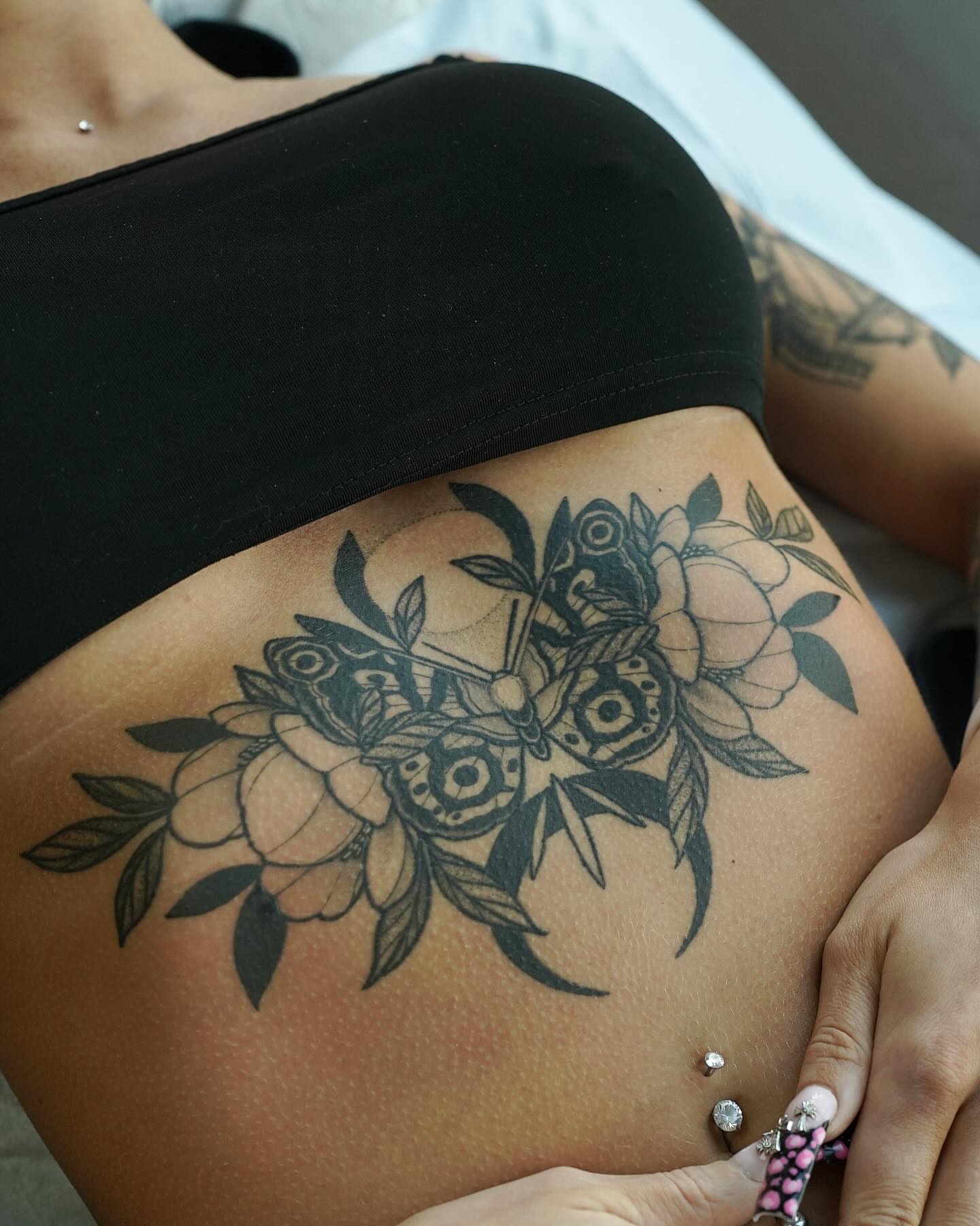Tattoo by @thiefhands — black_and_grey