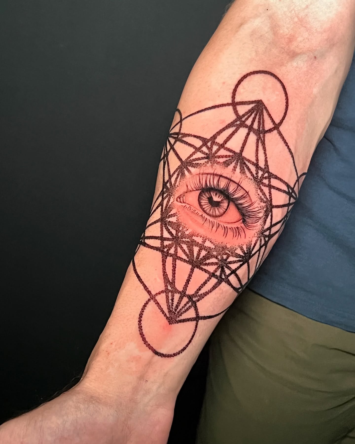 Tattoo by @danserna_tattoos — geometric