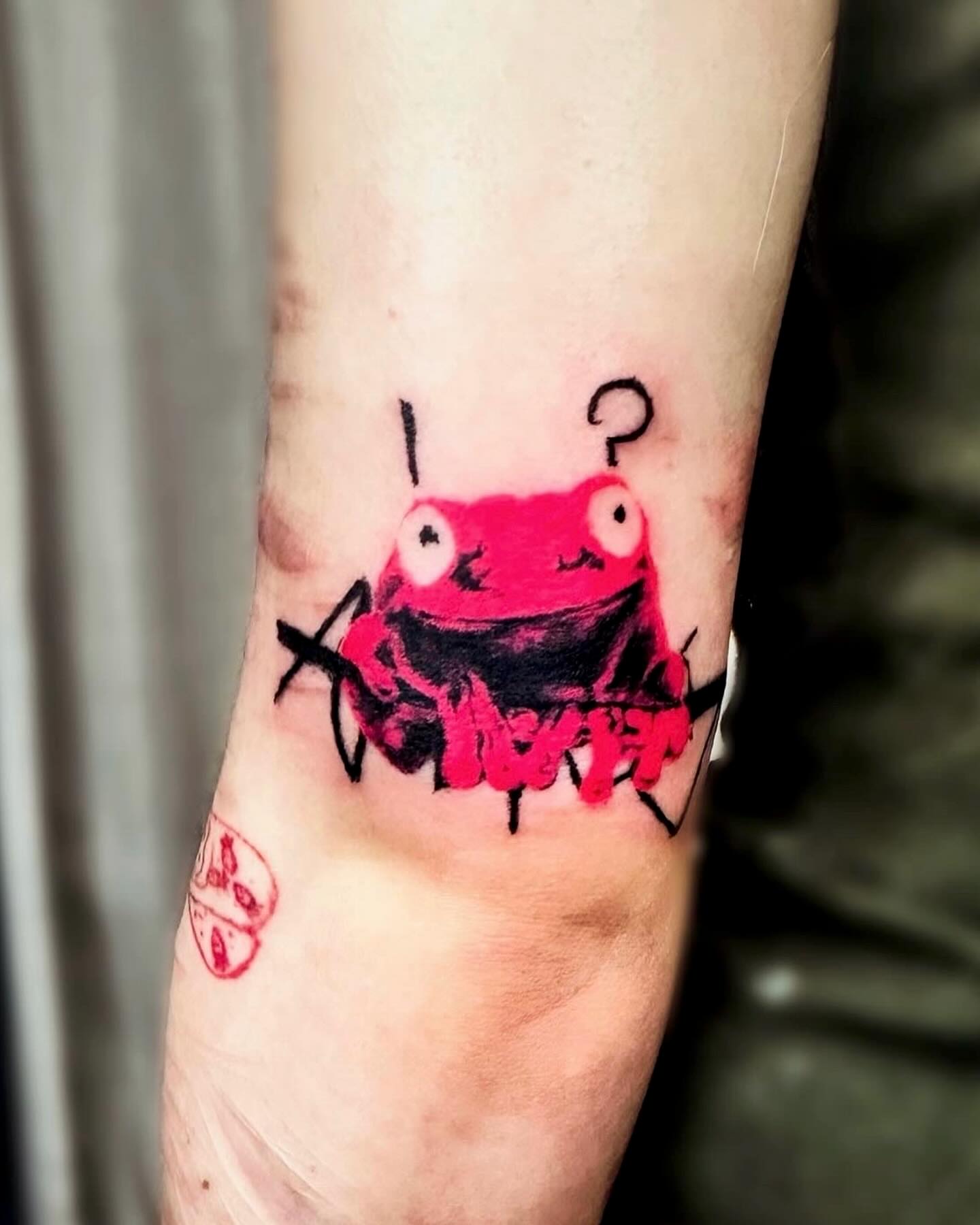 Tattoo by @effacermonexistence — dotwork