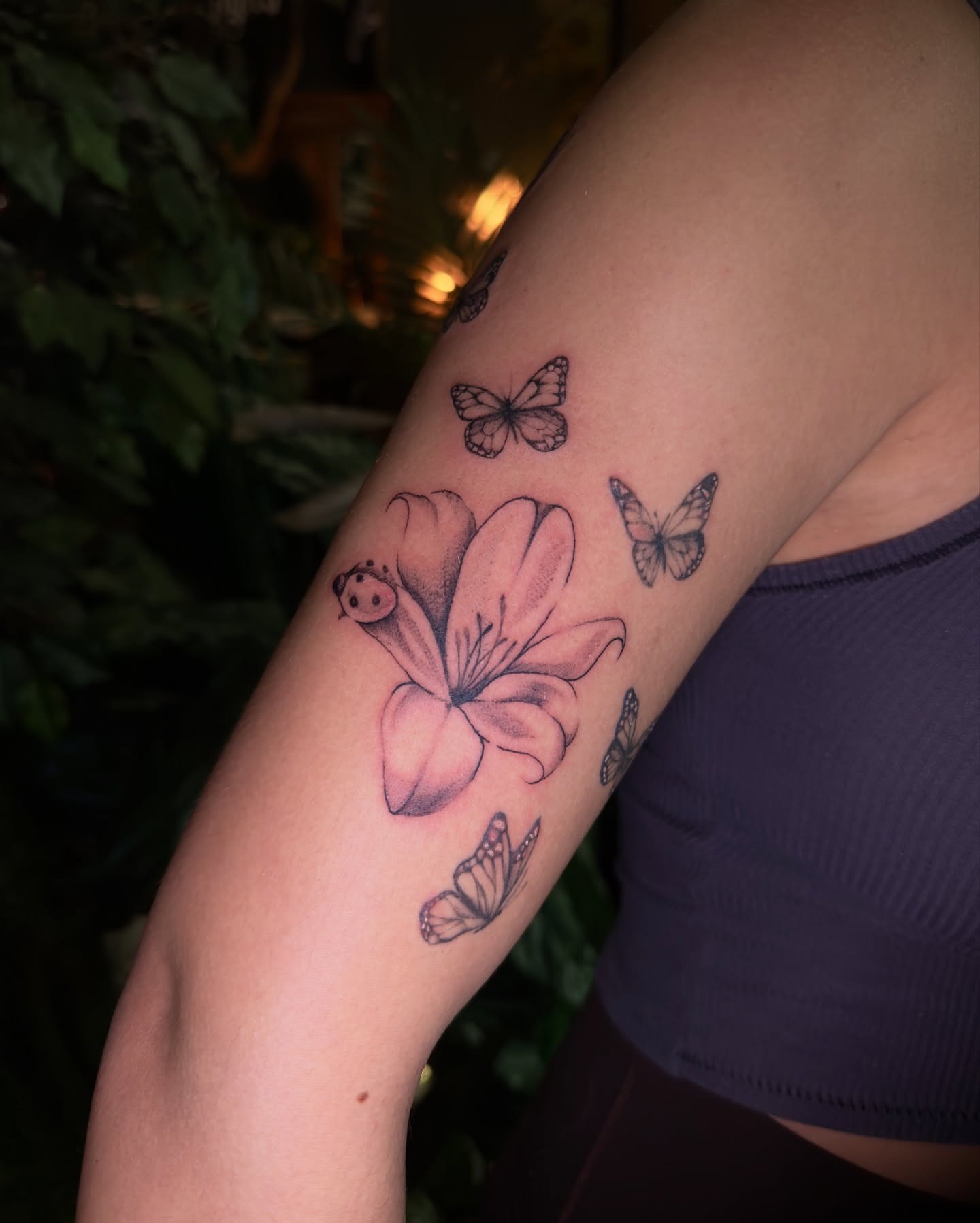 Tattoo by @black.swan.tattoos — realism, dotwork