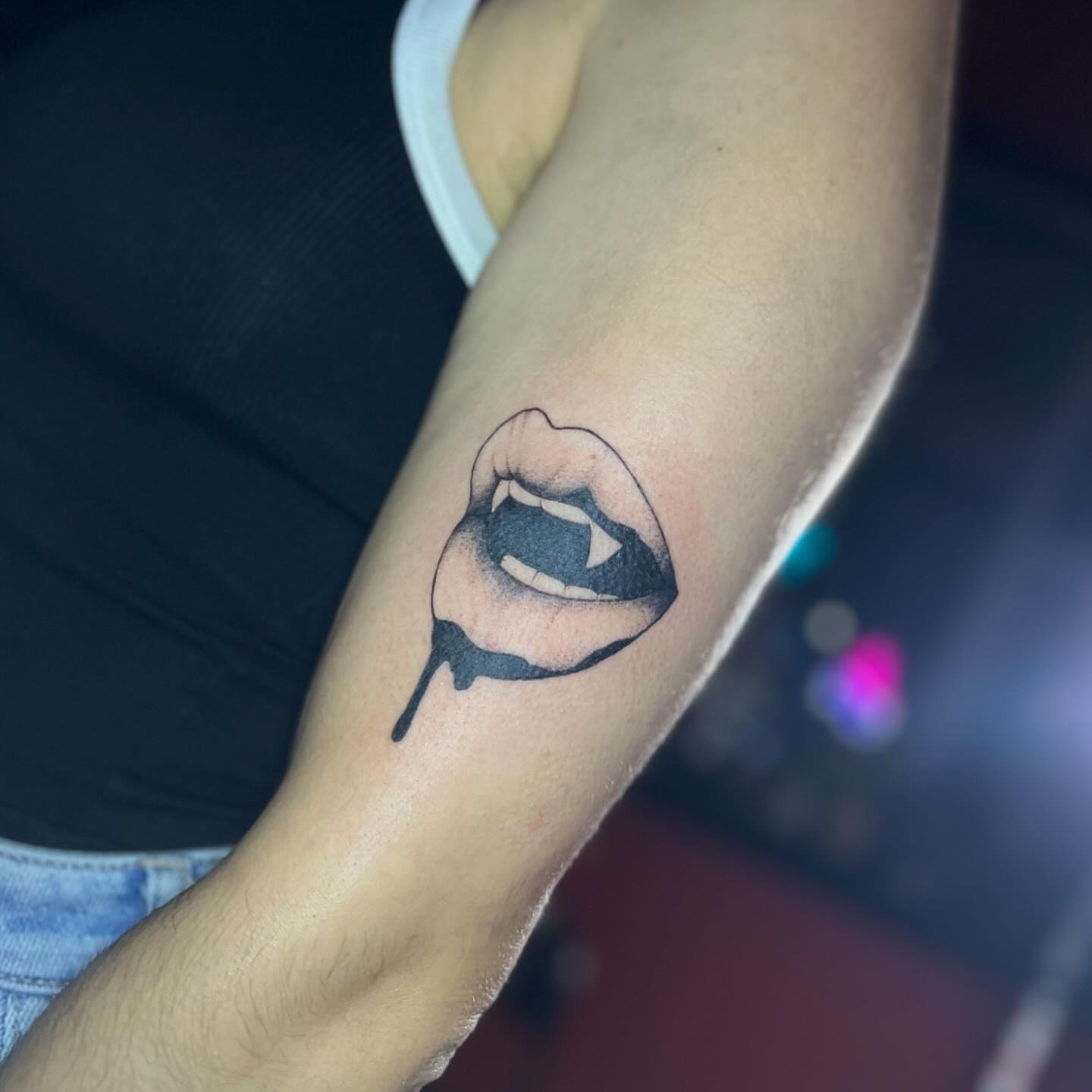 Tattoo by @moemoetattoos — black_and_grey