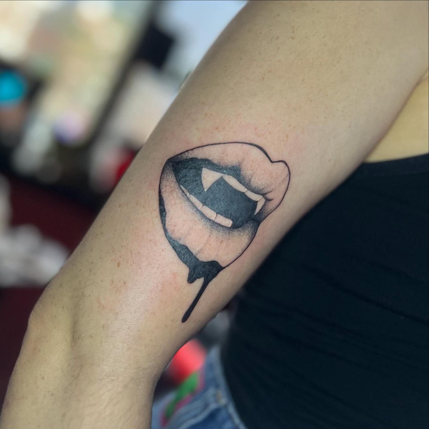 Tattoo by @moemoetattoos — black_and_grey