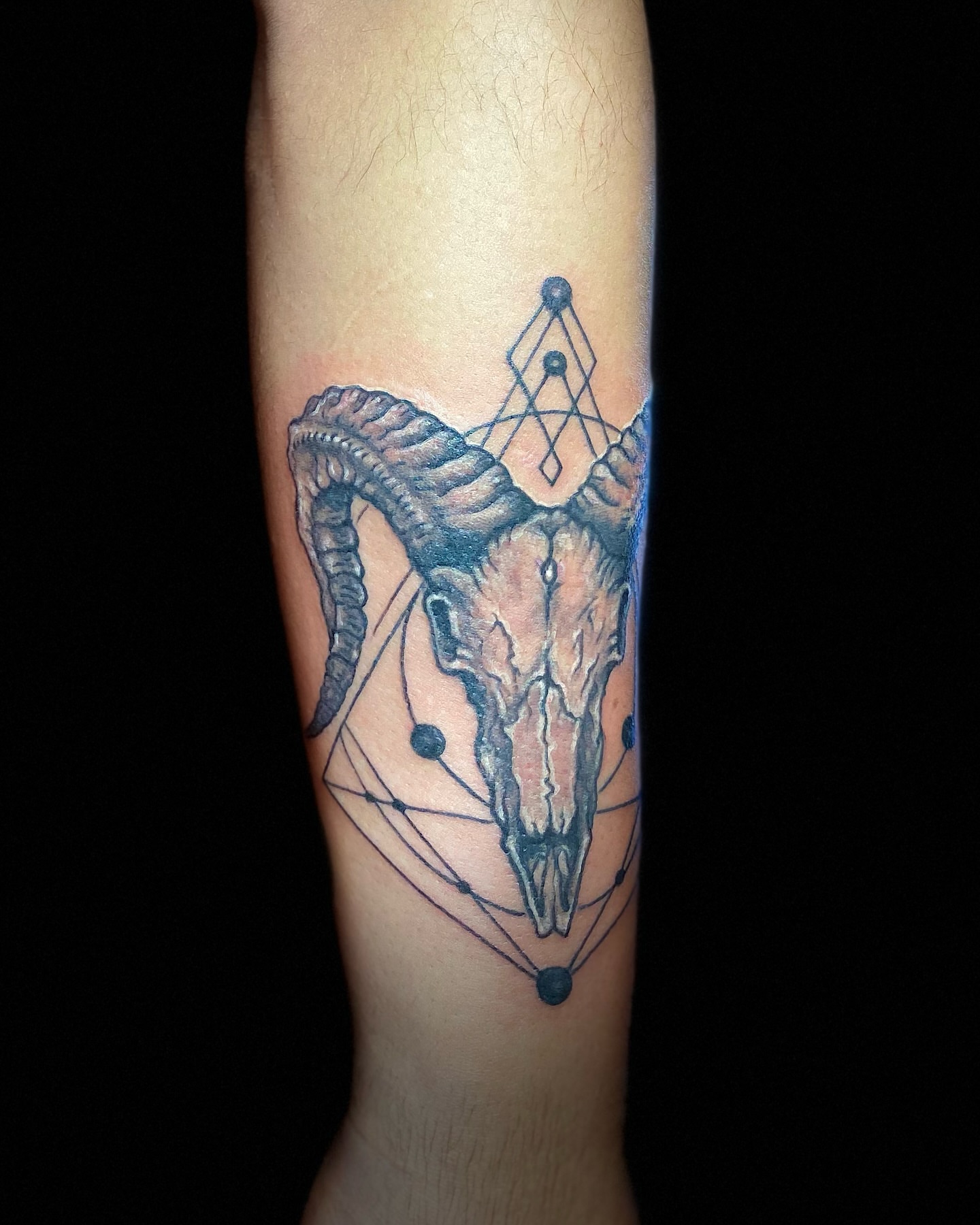 Tattoo by @artedlio — geometric
