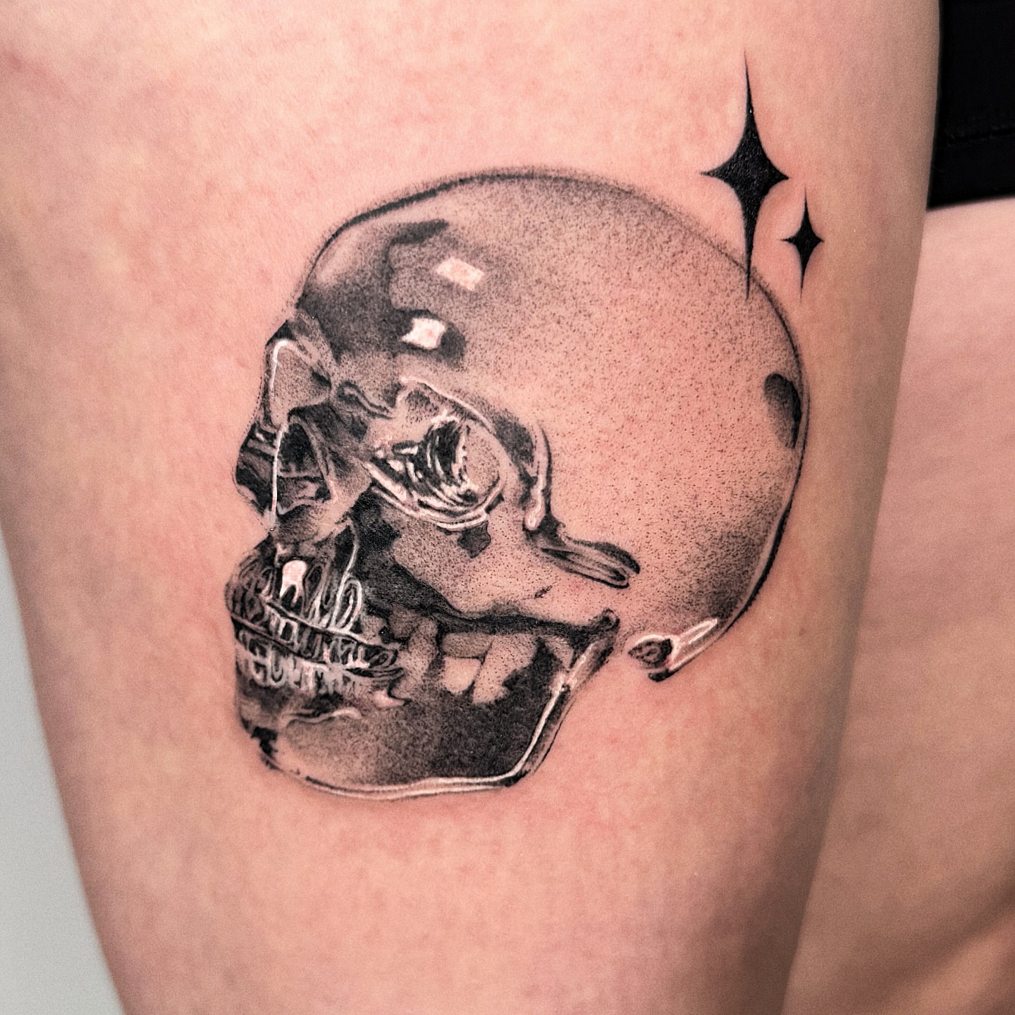 Tattoo by @jenniferpalomaa — dotwork