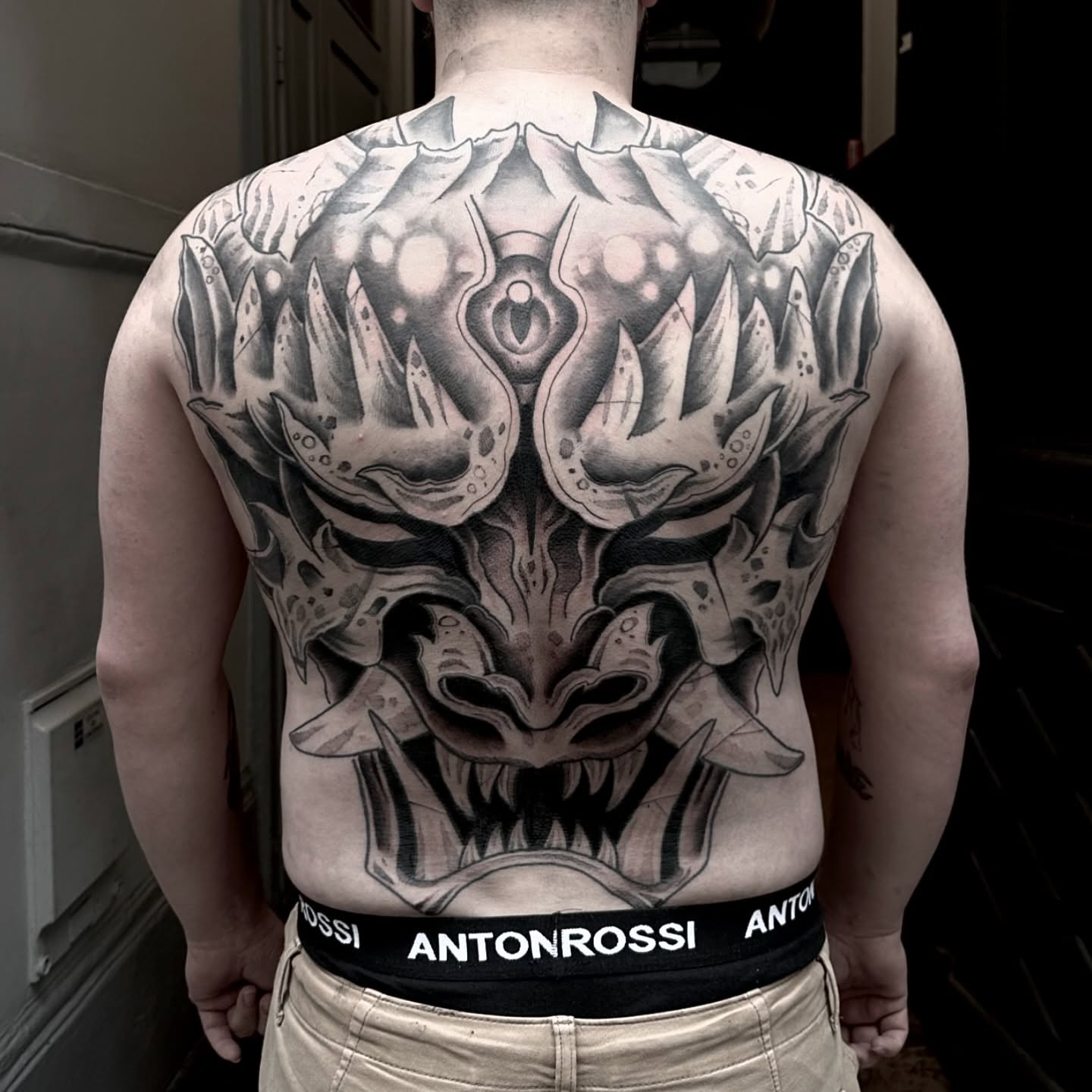 Tattoo by @tristvn_ttt — black_and_grey, geometric