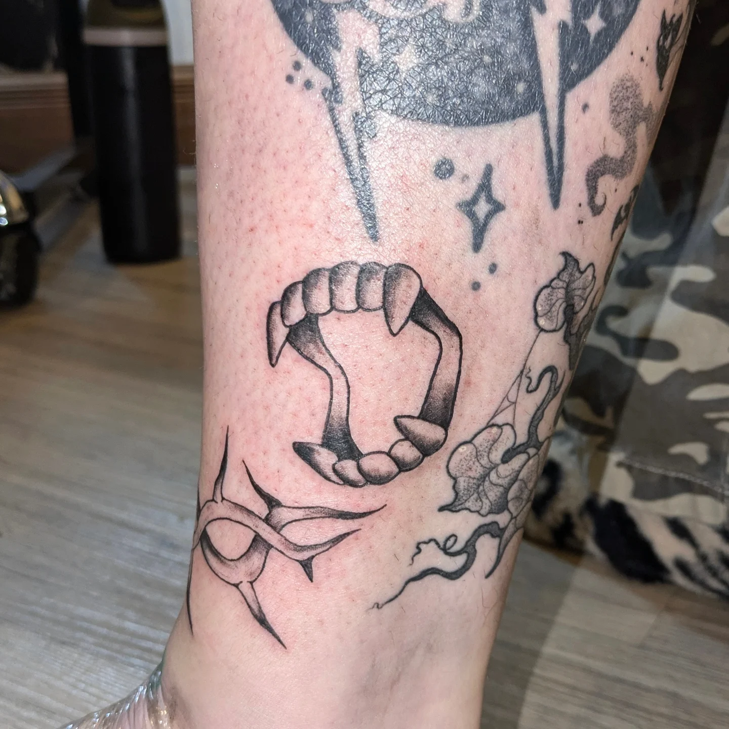 Tattoo by @elstattoos — black_and_grey